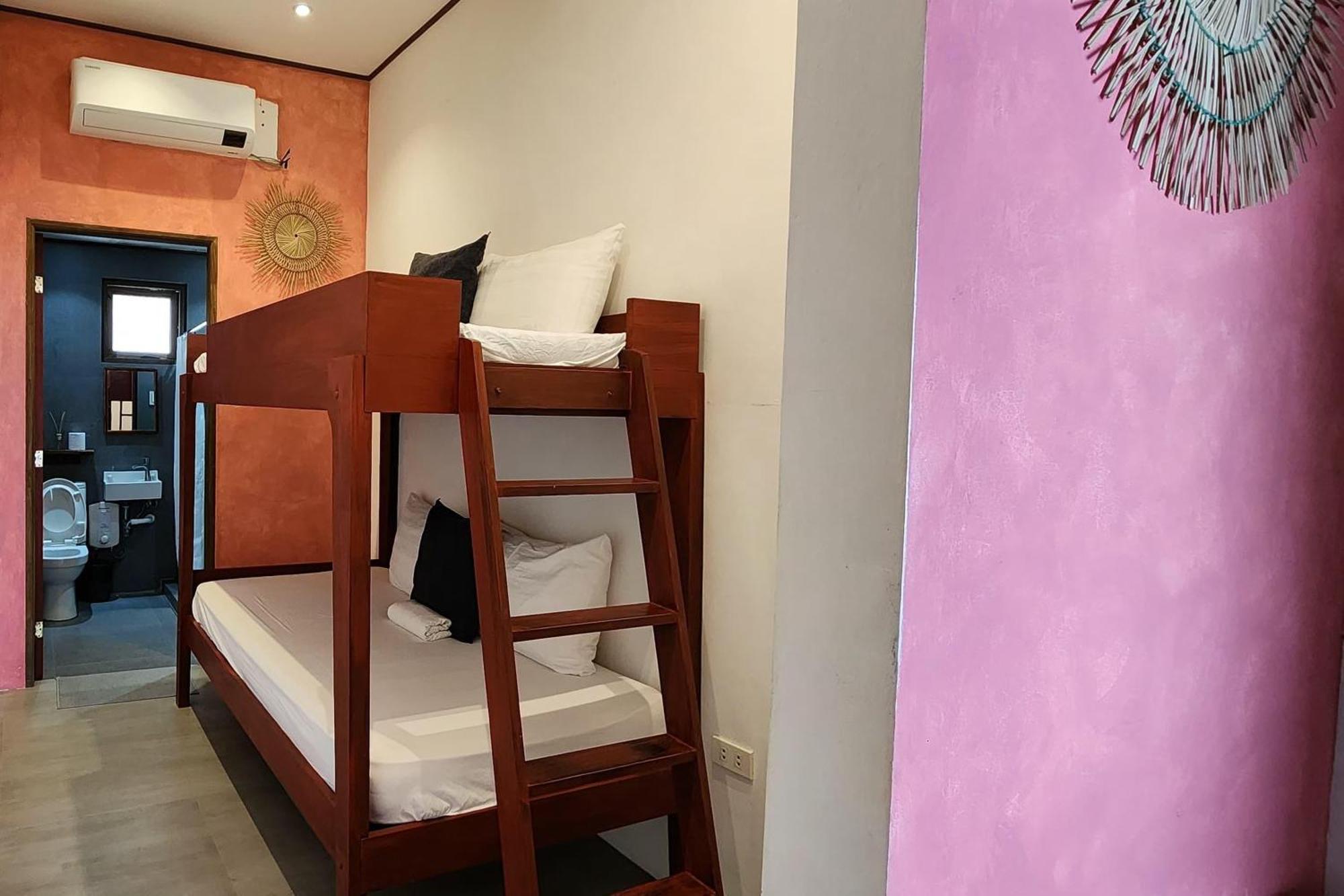 Sirom Beach House Tambobong Luaran gambar