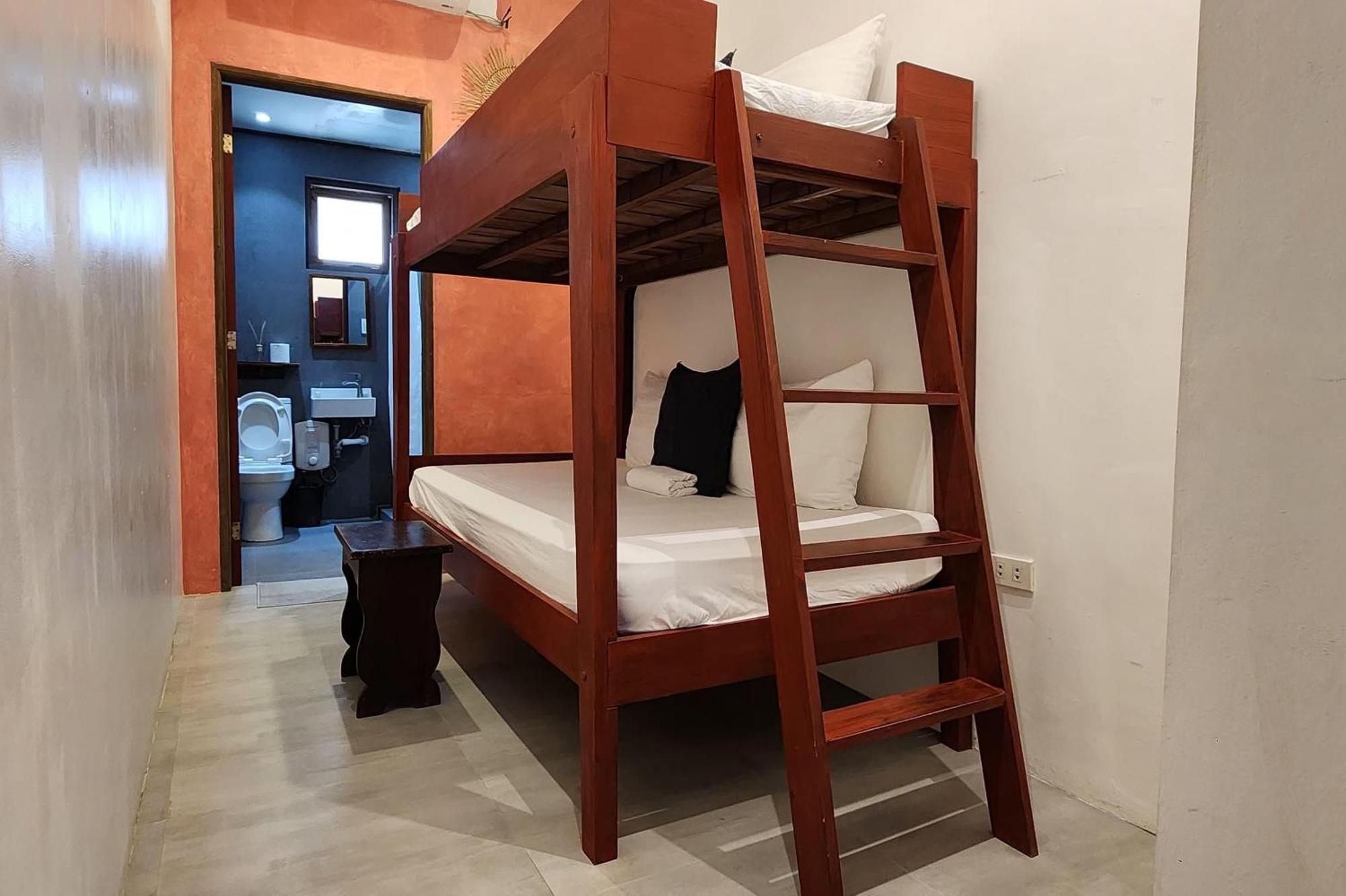 Sirom Beach House Tambobong Luaran gambar
