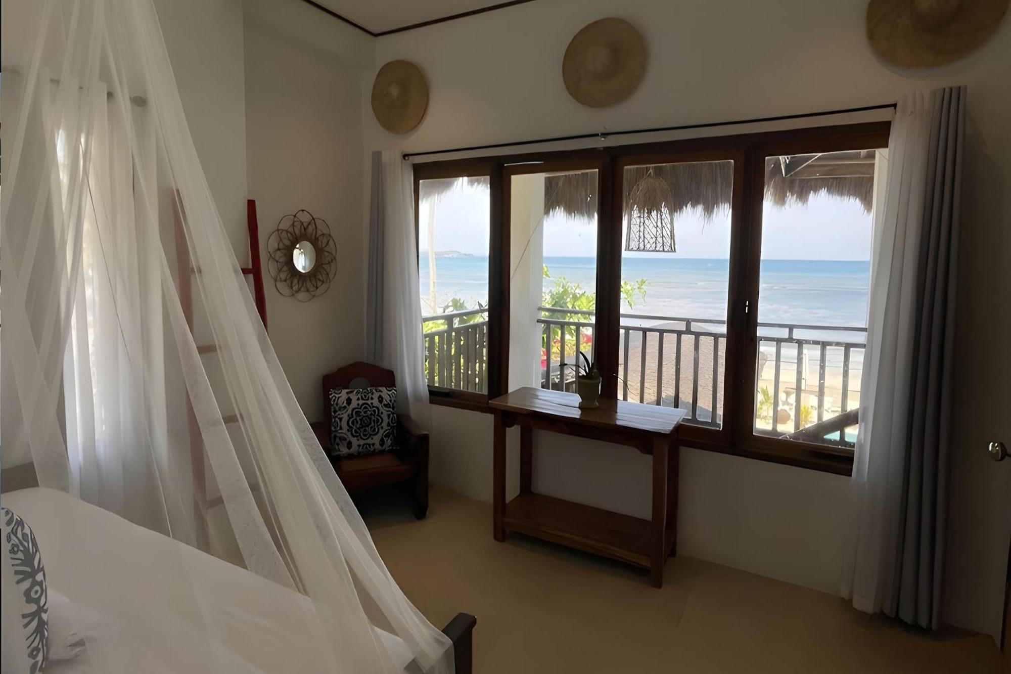 Sirom Beach House Tambobong Luaran gambar
