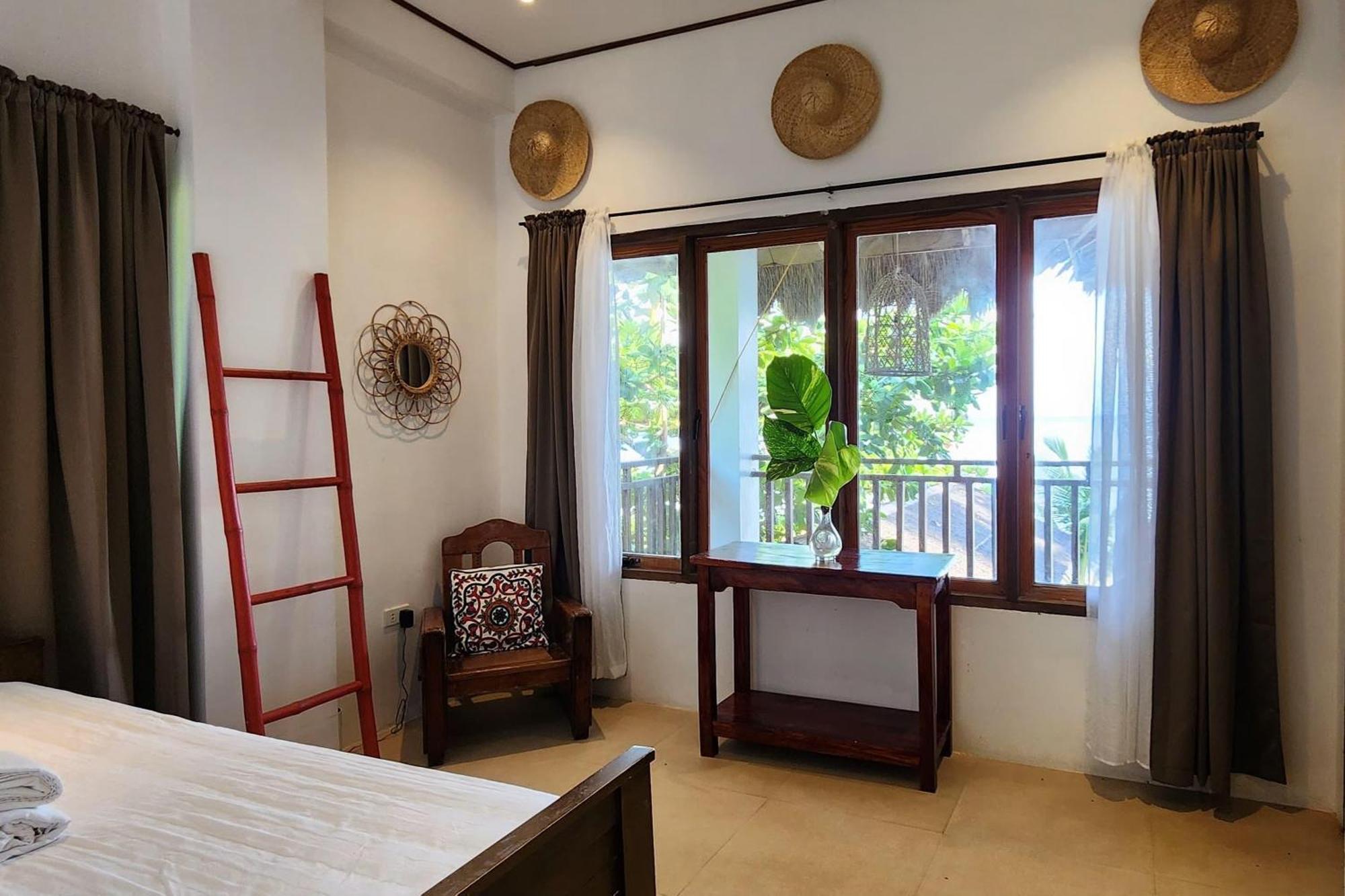 Sirom Beach House Tambobong Luaran gambar