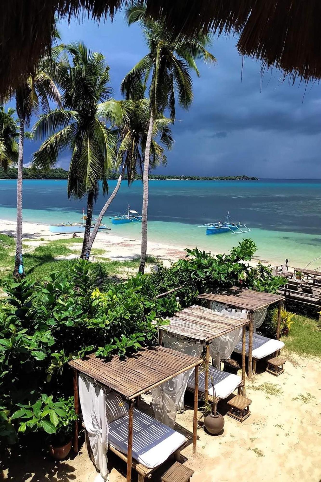 Sirom Beach House Tambobong Luaran gambar